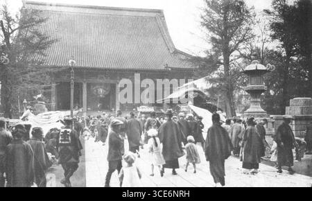 明治時代の写真です。 Vintage photo of Sensoji Temple in Asakusa, Tokyo, Japan