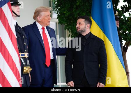 Washington, United States. 18th Aug, 2025. President Donald Trump greets Ukrainian President Volodymyr Zelenskiy before their meeting with European Leaders at the White House in Washington on Monday, August 18, 2025. Photo by Yuri Gripas/UPI Credit: UPI/Alamy Live News Stock Photo