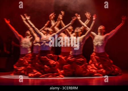 Modern Dance Performance with Expressive Movement, Contemporary Dancer in Dynamic Pose and Artistic Performing Arts Concept Stock Photo
