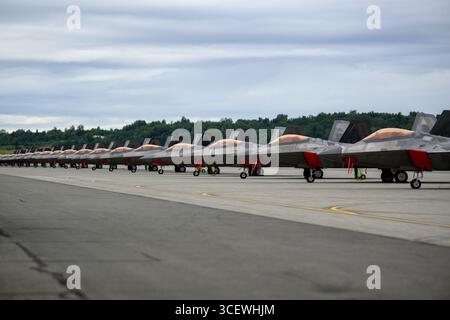 Anchorage, Alaska, USA. 15th Aug, 2025. Scenes from Joint Base Elmendorf Richardson in Anchorage, Alaska, Friday, August 15, 2025, before the arrival of President Donald Trump. (Credit Image: © Daniel Torok/White House/ZUMA Press Wire) EDITORIAL USAGE ONLY! Not for Commercial USAGE! Stock Photo