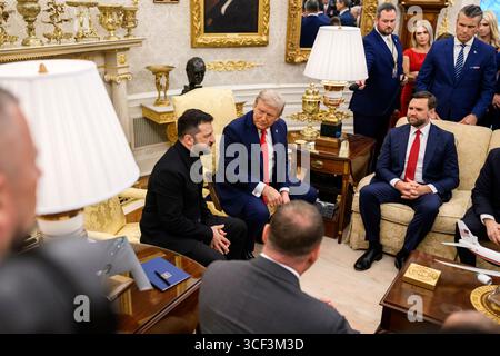 WASHINGTON DC, USA - 18 August 2025 - US President Donald Trump participates in a bilateral meeting with President Volodymyr Zelenskyy of Ukraine, Mon Stock Photo