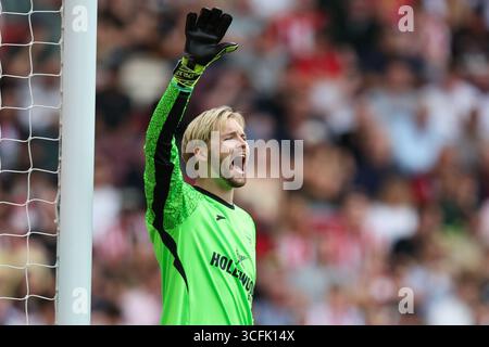 LONDON, UK - 23rd Aug 2025:   Caoimhin Kelleher of Brentford during the Premier League match between Brentford FC and Aston Villa FC at Gtech Community Stadium  (Credit: Craig Mercer/ Alamy Live News) Stock Photo