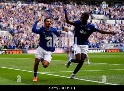 Artistic Iliman Ndiaye's: Everton Forward's Journey From Sunday League Youtube Side To Premier League Abstract for Mobile Artistic Iliman Ndiaye's: Everton Forward's Journey From Sunday League Youtube Side To Premier League Abstract for Mobile