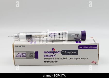 A pre-filled injection pen with a box, labeled Mounjaro, for subcutaneous use, containing tirzepatide, 5 mg dosage, designed for weekly administration Stock Photo