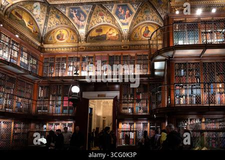 Morgan Library Addition visitors at the Pierpont Morgan Library New York Renzo Piano addition ...