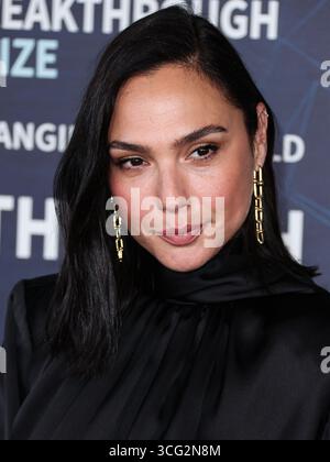 (FILE) Gal Gadot to skip Venice Film Festival amid pro-Palestinian