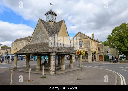 Corn Street Witney Oxfordshire UK Stock Photo Alamy corn-street-witney-oxfordshire-uk-stock-photo-alamy