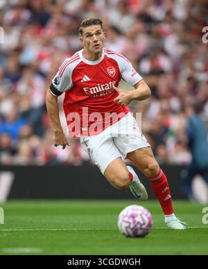 London, UK. 23rd Aug, 2025. Arsenal v Leeds United - Premier League - Emirates Stadium - London. Viktor Gyokeres in action. Picture Credit: Mark Pain / Alamy Live News Stock Photo