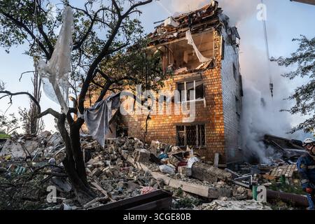 Kyiv, Ukraine. 28th Aug, 2025. An apartment building destroyed in an overnight air strike is seen. Credit: SOPA Images Limited/Alamy Live News Stock Photo