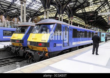 Interior view of Liverpool Street station, London, England, Great Britain, Blue trains on the platform in the station, ready for departure, London, En Stock Photo