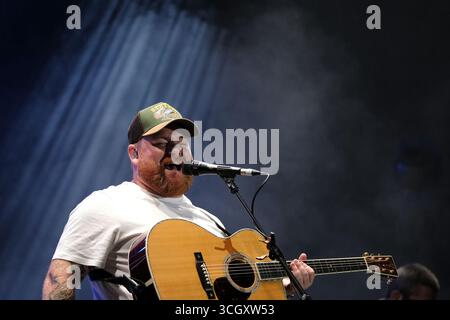 Jedburgh, UK. 30th Aug, 2025. Cammy Barnes performs onstage during day one of EdgeFest 2025 at LilliardsEdge near Jedburgh on August 30, 2025. EdgeFest 2025, Music Festival. A growing music festival, in the Scottish Borders, now in its third year, being held at Lilliardsedge, near Jedburgh. Music and entertainment for all the family, under the big top. Main Stage Line Up ( Credit: Rob Gray/Alamy Live News Stock Photo