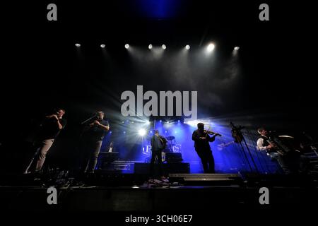 Jedburgh, UK. 30th Aug, 2025. Skipinnish performs onstage during day one of EdgeFest 2025 at LilliardsEdge near Jedburgh on August 30, 2025. EdgeFest 2025, Music Festival. A growing music festival, in the Scottish Borders, now in its third year, being held at Lilliardsedge, near Jedburgh. Music and entertainment for all the family, under the big top. Main Stage Line Up ( Credit: Rob Gray/Alamy Live News Stock Photo