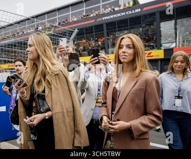 ZANDVOORT - Princess Amalia and Princess Alexia on the grid before the Dutch F1 Grand Prix at the Zandvoort Circuit. ANP SEM VAN DER WAL Stock Photo