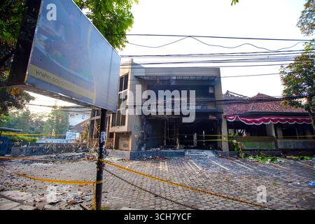 Saijian Sambara Sundanese restaurant in Bandung after being torched on August 29, 2025 during demonstrations and protests throughout Indonesia. Stock Photo