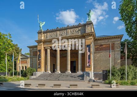 museum-voor-schone-kunsten-msk-museum-of-fine-arts-in-the-city