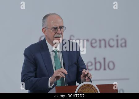 Mexico City, Mexico. 03rd Sep, 2025. Julio Antonio Berdegué Sacristán, Minister of Agriculture and Rural Development (SAGARPA), speaks during a news conference about the ban of pesticides such as Aldicarb, Carbofuran, Endosulfan and DDT, the most dangerous and harmful to human health at National Palace. on September 3, 2025 in Mexico City, Mexico. (Photo by Carlos Santiago/ Credit: Eyepix Group/Alamy Live News Stock Photo