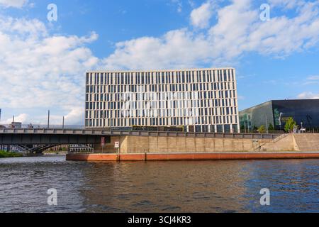 Berlin, Germany - August 20, 2025: Contemporary architectural design of HumboldthafenEins office building in Berlin, showcasing large windows and clea Stock Photo