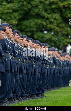 Soldiers of the German Bundeswehr stand at attention in their dress ...