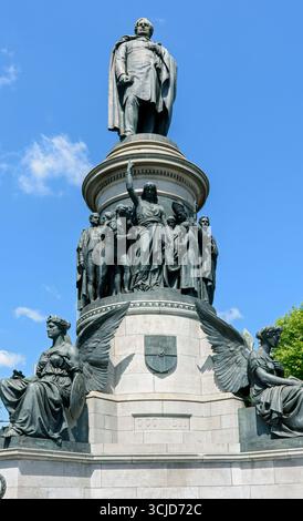 the-daniel-oconnell-monument-
