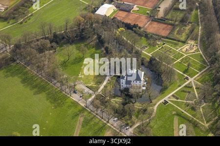Aerial view, moated castle Haus Voerde with moat and park, Voerde, North Rhine-Westphalia, Germany, moated castle, Haus Voerde, moat, park, architectu Stock Photo