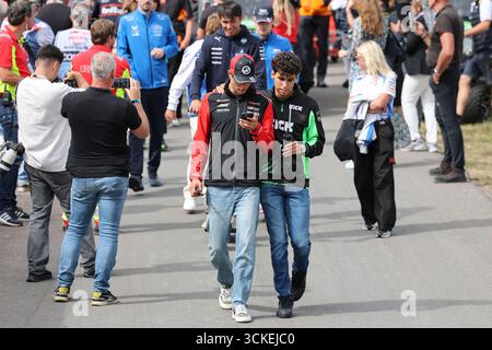 Netherlands, August 31st 2025. Formula 1 Heineken Dutch Grand Prix 2025 at Circuit Zandvoort in Zandvoort,  Netherlands. Pictured: Gabriel Bortoleto of Brazil and Stake F1 Team Kick Sauber with Oliver Bearman of Great Britain and MoneyGram Haas F1 Team during drivers parade © Piotr Zajac/Alamy Live News Stock Photo