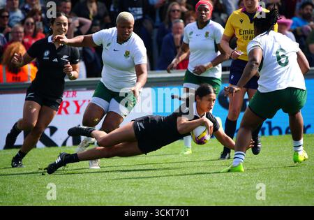 New Zealand's Braxton Sorensen-McGee scores a try during the Women's ...
