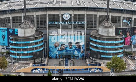 The players entrance with a large mural “Welcome to our City” during the Premier League match Manchester City vs Manchester United at Etihad Stadium, Manchester, United Kingdom, 14th September 2025  (Photo by Mark Cosgrove/News Images) Stock Photo