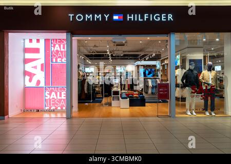 Sepang, Selangor, Malaysia - Sept 06, 2025: Tommy Hilfiger store in Mitsui Outlet Park KLIA Sepang. Tommy Hilfiger is a premium American lifestyle and Stock Photo