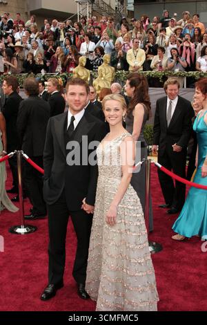 RYAN PHILLIPPE & REESE WITHERSPOON 78TH ACADEMY AWARDS KODAK THEATRE ...