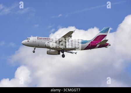 Eurowings airbus a319 100 hi-res stock photography and images - Alamy