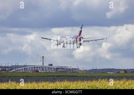 Eurowings airbus a319 100 hi-res stock photography and images - Alamy