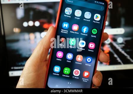various apps on samsung smartphone screen Stock Photo