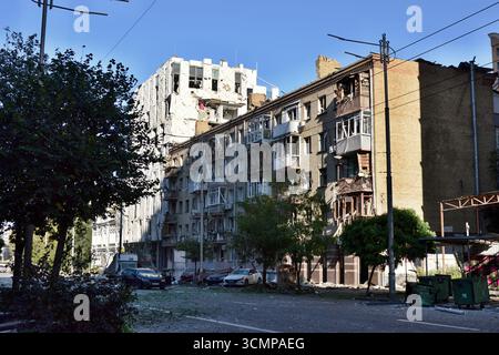 Kyiv, Ukraine. 28th Aug, 2025. A residential building and a shopping center in the Holosiivskyi district are damaged during a combined Russian strike. (Photo by Aleksandr Gusev/SOPA Images/Sipa USA) Credit: Sipa USA/Alamy Live News Stock Photo