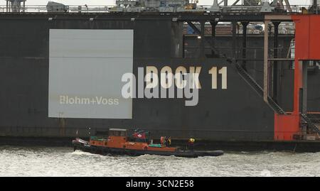 RECORD DATE NOT STATED Das Schwimmdock Dock 11 auf dem Gelände der Werft Blohm  Voss im Hamburger Hafen. Steinwerder Hamburg *** The floating dock Dock 11 on the site of the Blohm Voss shipyard in the Port of Hamburg Steinwerder Hamburg Stock Photo