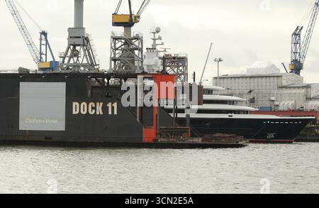 RECORD DATE NOT STATED Das Schwimmdock Dock 11 auf dem Gelände der Werft Blohm  Voss im Hamburger Hafen. Steinwerder Hamburg *** The floating dock Dock 11 on the site of the Blohm Voss shipyard in the Port of Hamburg Steinwerder Hamburg Stock Photo