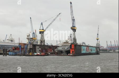 RECORD DATE NOT STATED Das Schwimmdock Dock 11 auf dem Gelände der Werft Blohm  Voss im Hamburger Hafen. Steinwerder Hamburg *** The floating dock Dock 11 on the site of the Blohm Voss shipyard in the Port of Hamburg Steinwerder Hamburg Stock Photo