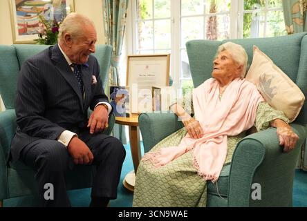 EMBARGOED TO 2200 SATURDAY SEPTEMBER 20 King Charles III meets the world's oldest person, 116-year-old Ethel Caterham, at Hallmark Lakeview Care Home in Lightwater, Surrey. Picture date: Thursday September 18, 2025. Stock Photo