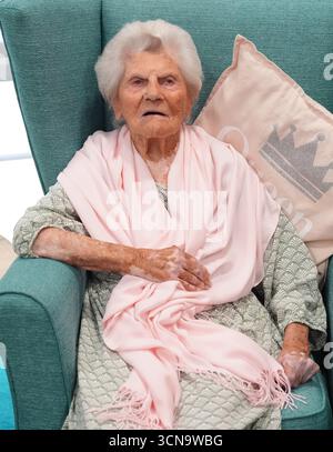 EMBARGOED TO 2200 SATURDAY SEPTEMBER 20 The world's oldest person, 116-year-old Ethel Caterham, at Hallmark Lakeview Care Home in Lightwater, Surrey. Picture date: Thursday September 18, 2025. Stock Photo