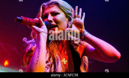 Edmonton, Canada. 19th Sep, 2025. American Country Singer, Warner Music recording artist Dasha performs during her Welcome to Dashaville tour at Midway Music Hall in Edmonton American Country Singer, Warner Music recording artist Anna Dasha Novotny performs during her Welcome to Dashaville tour at Midway Music Hall in Edmonton. Credit: SOPA Images Limited/Alamy Live News Stock Photo