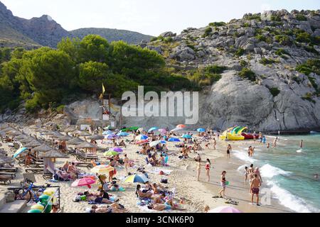 The perfect sunny holiday atmosphere in Cala Sant Vicenç on the island of Mallorca, Balearic Islands, Spain. Stock Photo
