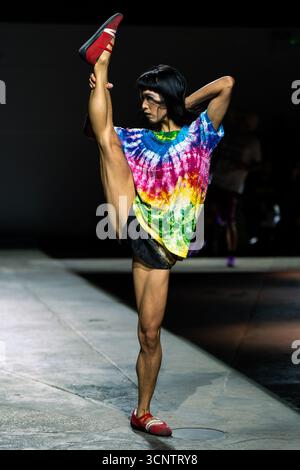 London UK 22nd Sep 2025 Tom Blyth Attends The Burberry Summer 2026 London Uk 22nd Sep 2025 A Model Walks The Runway At The Ashish Show During The London Fashion Week Photo By Lounis Tiarsopa Imagessipa Usa Credit Sipa Usaalamy Live News 3cntry8