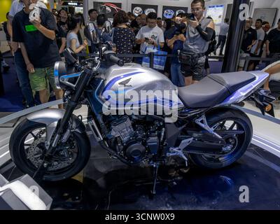 Sep. 20th, 2025, Crowds watching ZXMoto released new model ZX