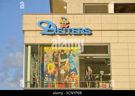Deiters Kostüme, Rathauspassagen am Alexanderplatz, Rathausstraße, Mitte, Berlin, Deutschland *** Deiters Kostüme, Rathauspassagen am Alexanderplatz, Rathausstraße, Mitte, Berlin, Germany Stock Photo