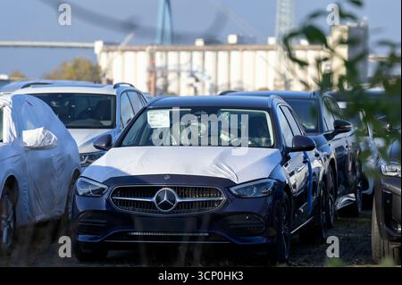 GERMANY, Hamburg, port, car terminal BLG logistics, car import and export, Mercedes Benz car for Export Stock Photo