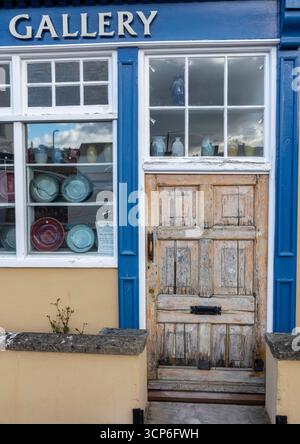the window and door to ceramics shop and gallery in the Welsh market town of Chepstow in Wales. Stock Photo