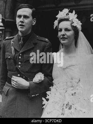 Lord Andrew Cavendish Deborah Mitford Stock Photo Alamy lord-andrew-cavendish-deborah-mitford-stock-photo-alamy