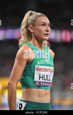 Jessica Hull of Australia competing in the women’s 1500m heat 1 at the