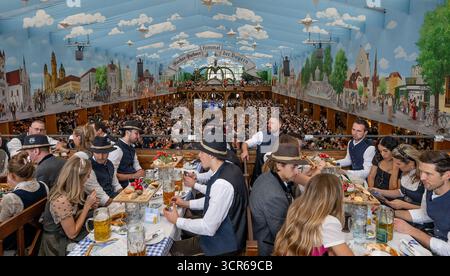 Bierzelt, Oktoberfest, Muenchen Bayern, Deutschland Stock Photo
