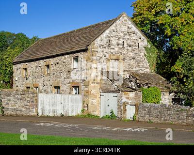 UK, Derbyshire, Peak District, Ashford-in-the-Water, Old Tithe Barn. Stock Photo