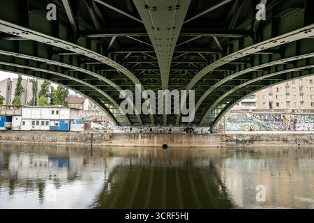 The Vienna Railway Bridge, which crosses the Danube Canal in Vienna and connects the Landstrasse and Leopoldstadt districts. It serves rail traffic on Stock Photo